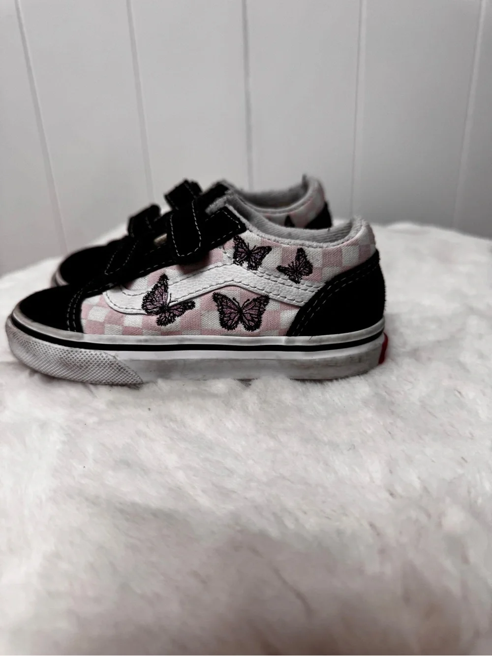 Vans Kids Butterfly Velcro Sneakers in Black and Pink